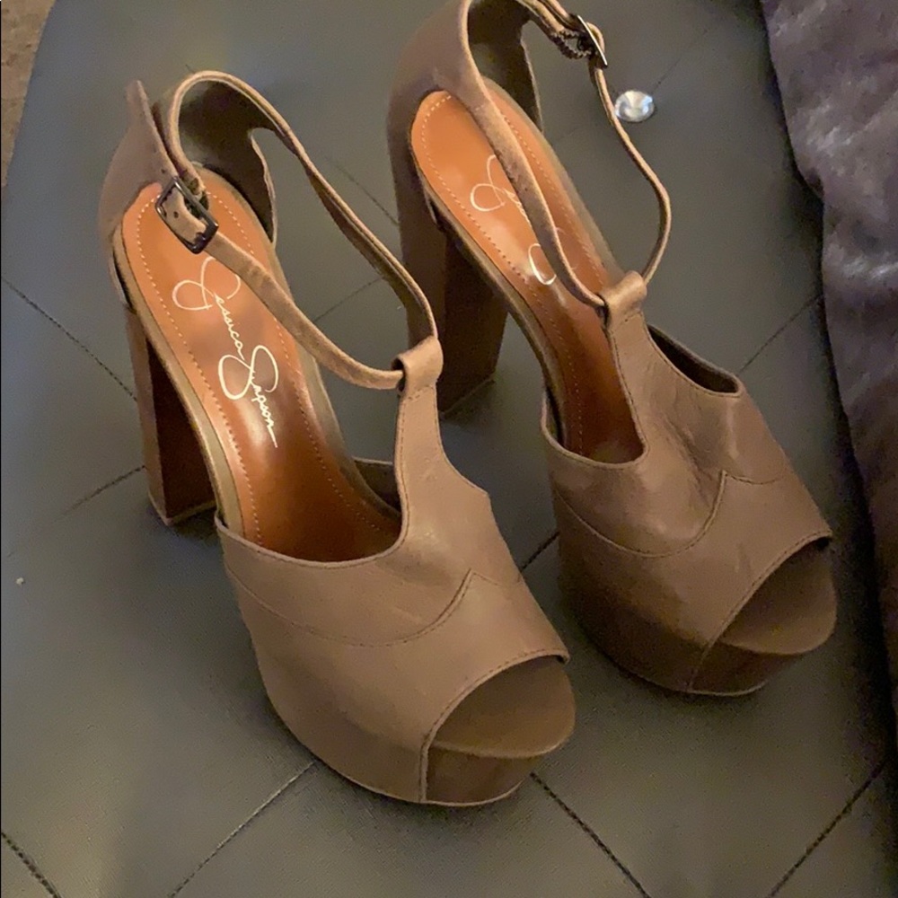 Jessica Simpson”DANNY”wooden heel shoe size 38